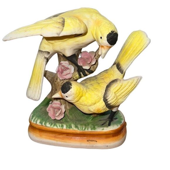 VINTAGE 1950's JAPAN PORCELAIN FINCH FAMILY BIRD FIGURINE TREE BRANCH W/ FLOWERS - Picture 7 of 7